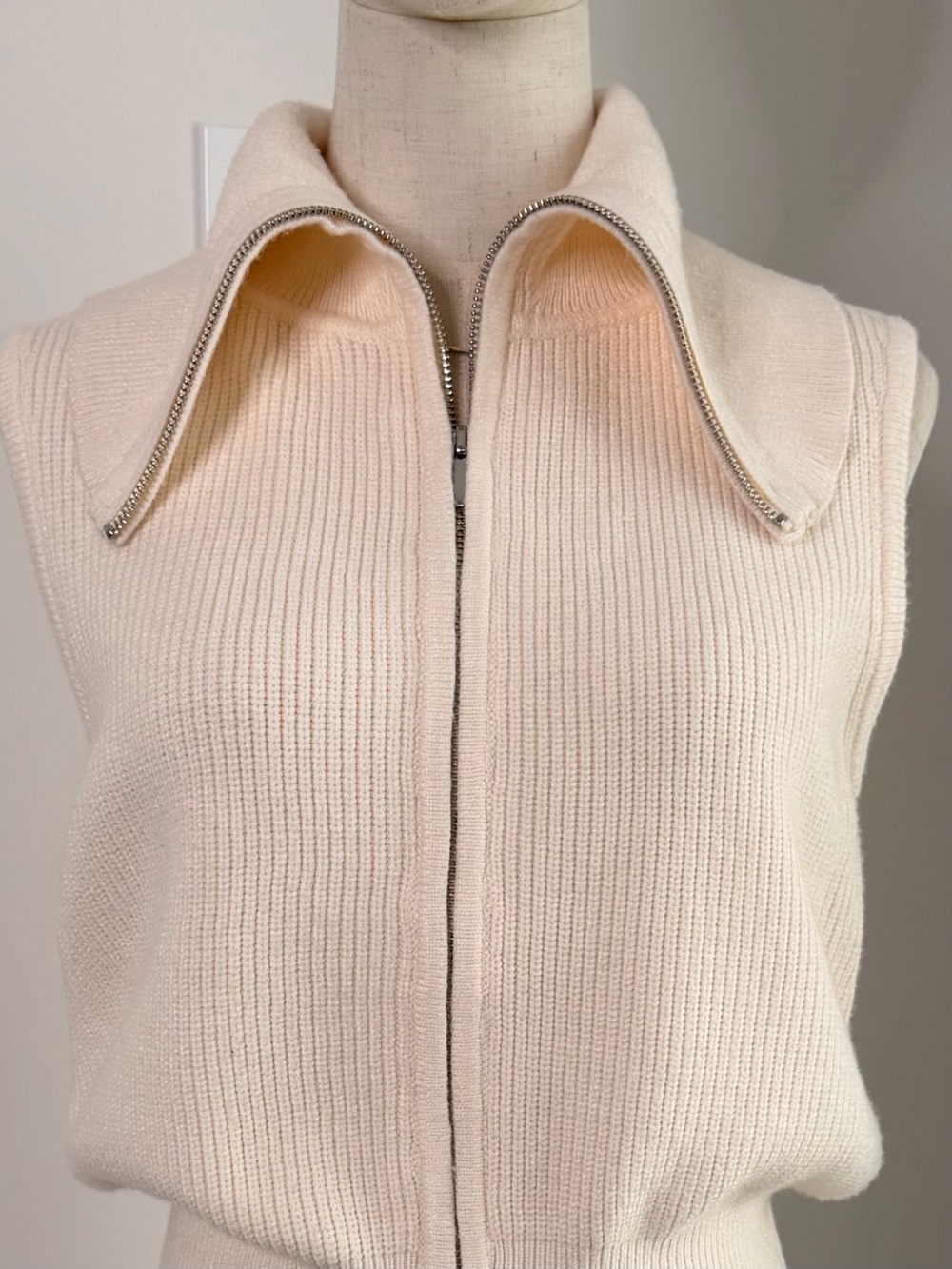Joie Cream Ribbed Zip Front Sleeveless Sweater Vest M - Picture 3 of 13